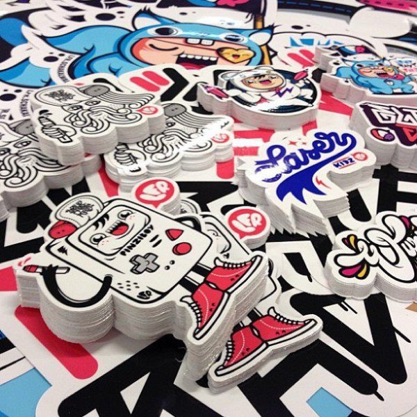 Стрит арт наклейки