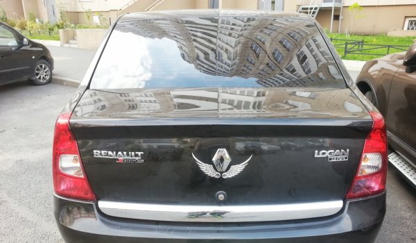 Наклейки на Рено Логан на багажник