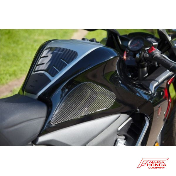 Наклейка на бак fz6