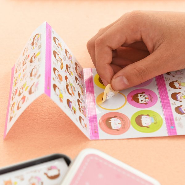 Крафтовая упаковка с наклейкой