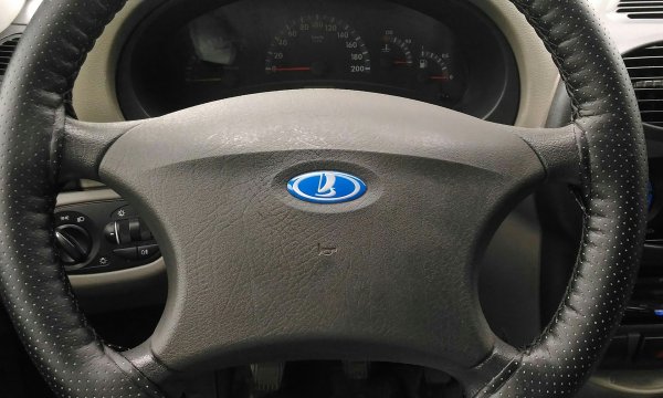 Эмблема Лада на руль ВАЗ 2110