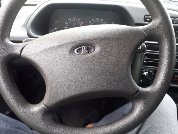 Шильдик Лада на руль Калина 1