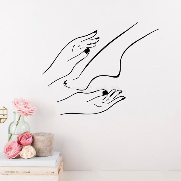 Летний педикюр с наклейками