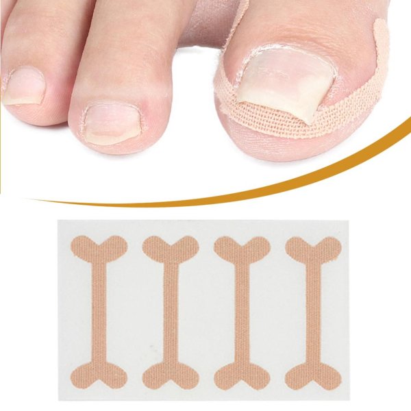 Яркий педикюр с наклейками