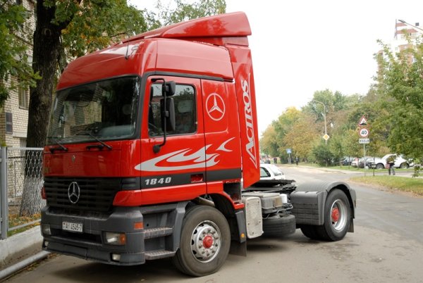 Наклейки Мерседес Актрос мп1