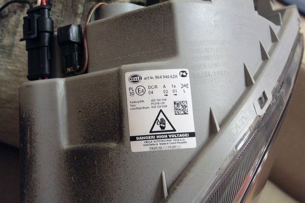 Наклейки на фары под ксенон VALEO