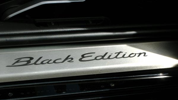 Наклейка Executive Black Toyota Land Cruiser 200