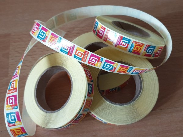 Наклейки магнит