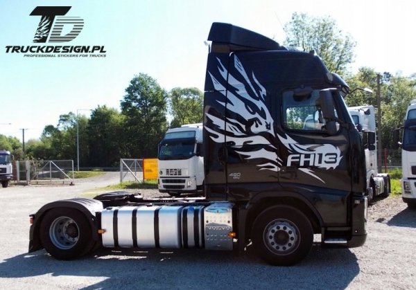 Наклейка на Вольво ФШ 12 на кабину
