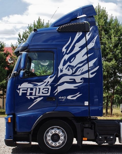 Наклейки на Volvo fh12