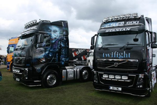 Тягач Вольво fh12 White