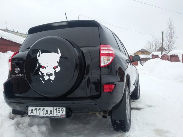 Наклейка на запасное колесо rav4