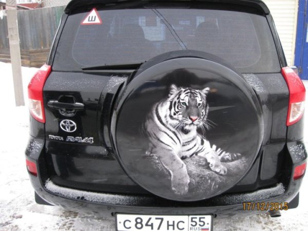 Тойота рав 4 с колесом сзади