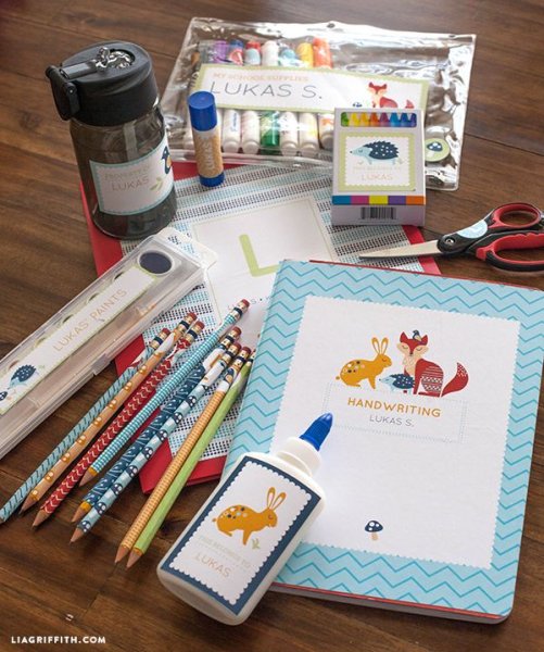 Наклейки на школьные принадлежности именные