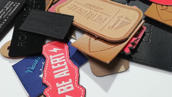 Кожаная наклейка на iphone