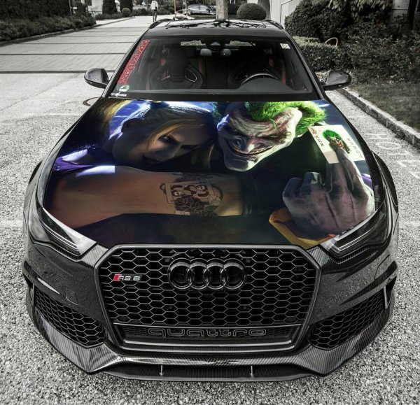 Джокер на капоте авто