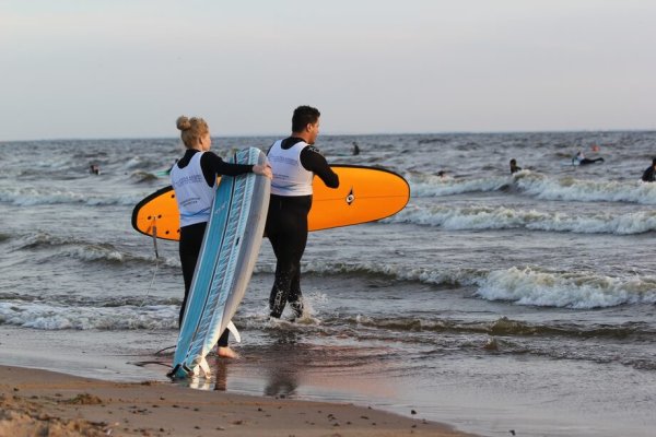 Доска для серфинга силуэт