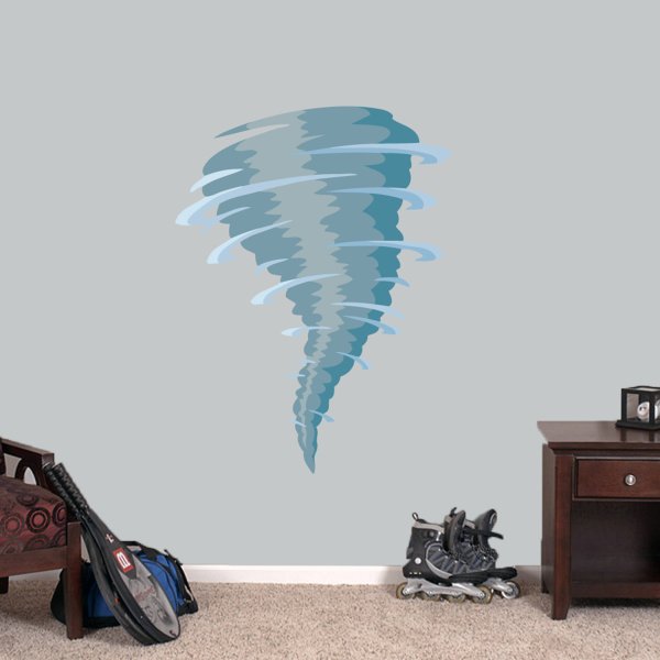 Надпись Торнадо на стене