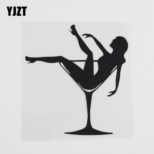 Девушка с бокалом