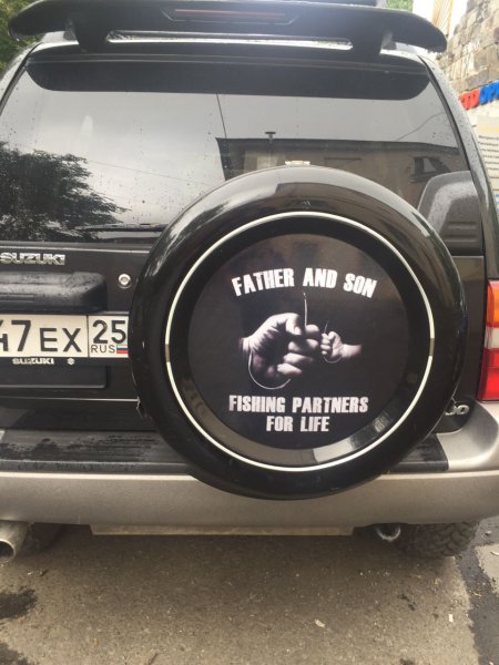 Надпись Suzuki Escudo