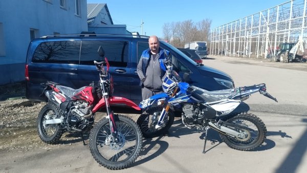 Комплект наклеек Suzuki tc200r