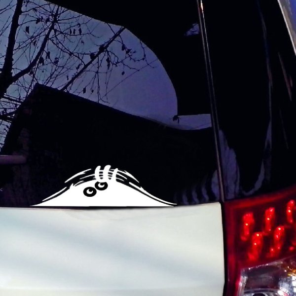Наклейка на авто выглядывающие глаза