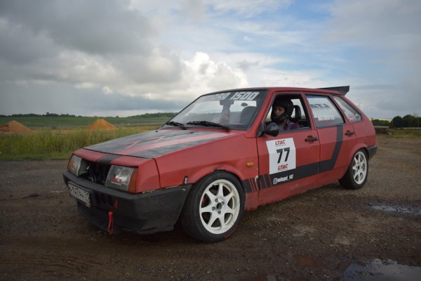 Наклейки на ВАЗ 21099 боевое зубило