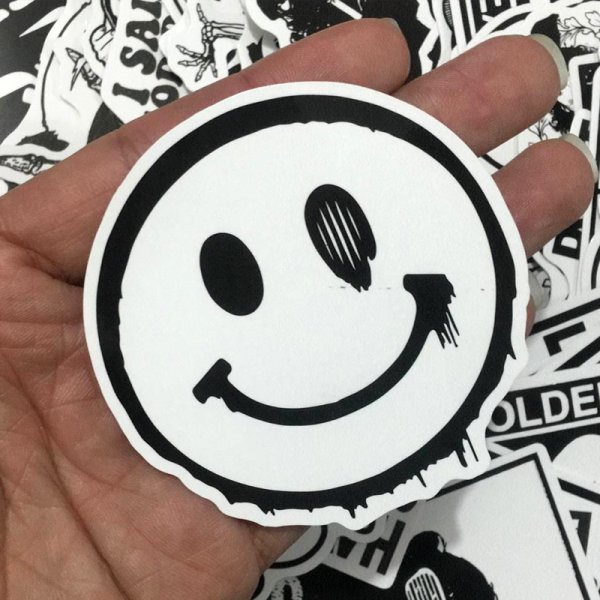 Крутые наклейки черно белые