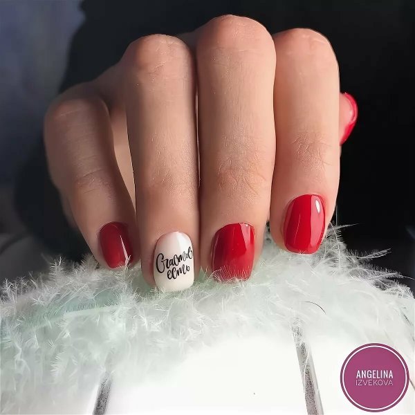 Красные матовые ногти