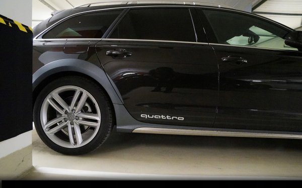 Наклейка кватро на Ауди q5