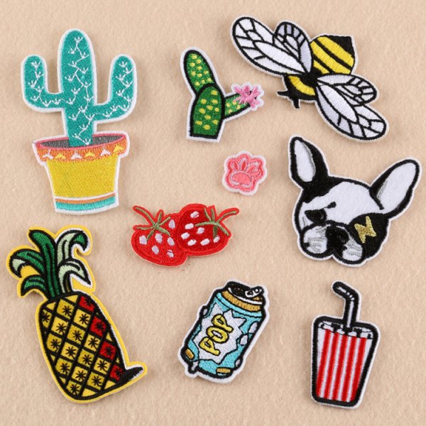 Тканевые наклейки на одежду