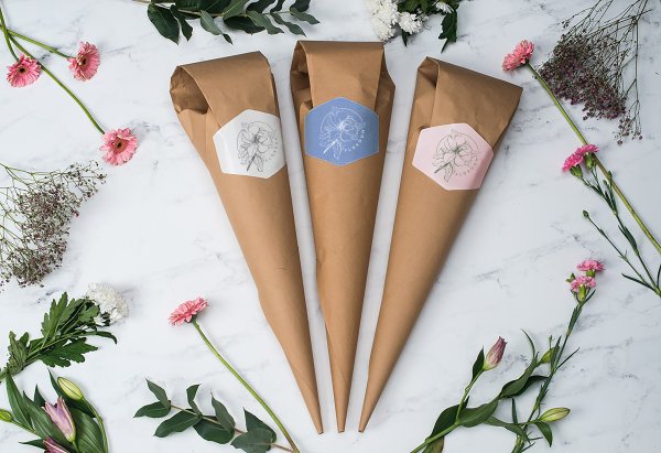 Фирменные наклейки на букеты