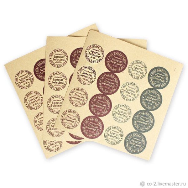 Крафтовая бумага с наклейкой