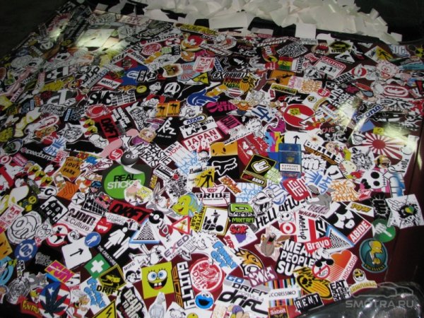 Фотография куча наклеек