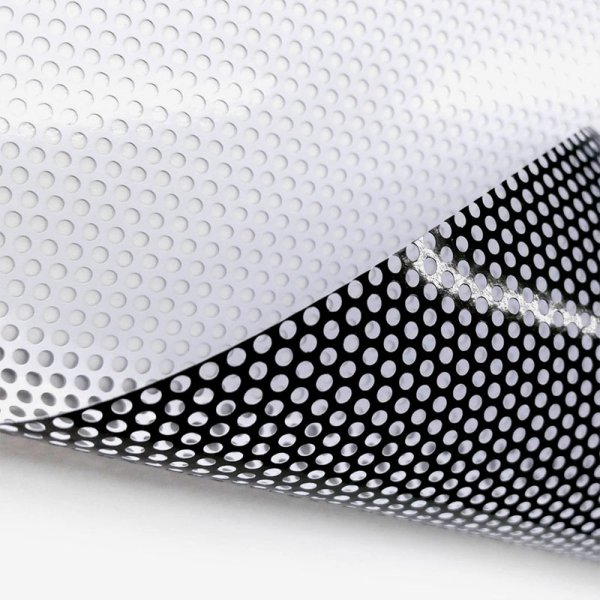 Перфорированная пленка на заднее стекло автомобиля