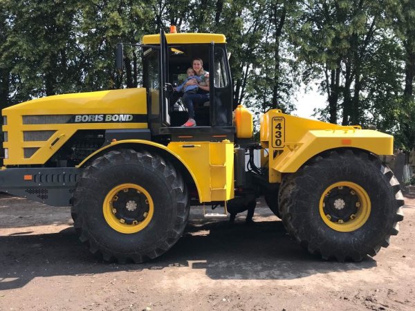 Трактор Борис Бонд
