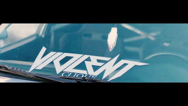 Наклейка на авто violent