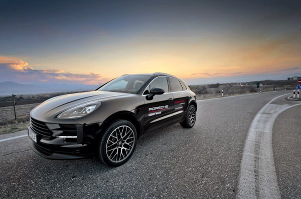 Porsche Cayenne s 2011 вектор