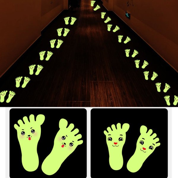 Следы на полу наклейки