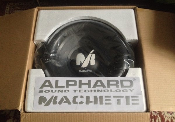 Наклейки автозвук мачете