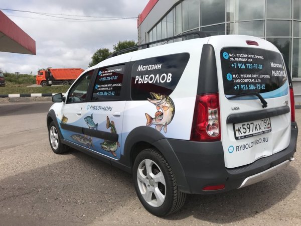 Ларгус в рекламных наклейках