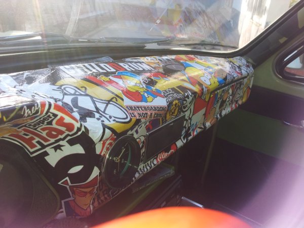 Салон ВАЗ 2107 Stickerbomb