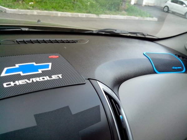 Коврик на торпеду Шевроле Круз