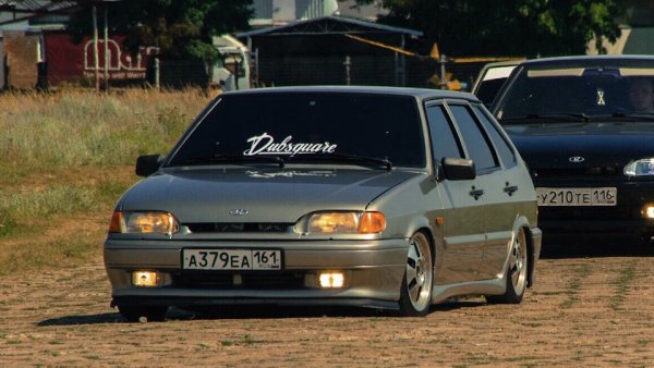 Прайд на лобовом ВАЗ 2114