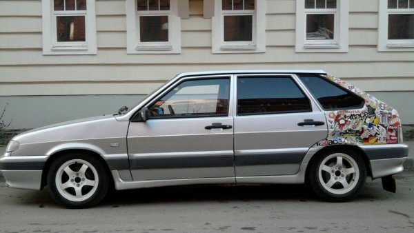 Черная полоса на ВАЗ 2114