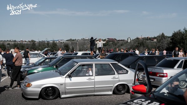 Автобезумие 2020 наклейка