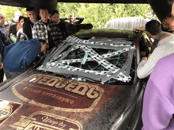 Автобезумие 2023 наклейка