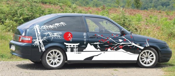 Боковые наклейки на авто