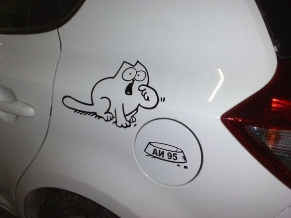 Наклейки на бак авто