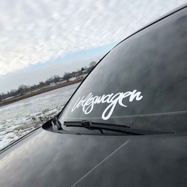 Наклейки на лобовое